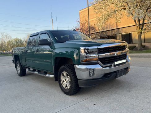 Used 2018 Chevrolet Silverado 1500 LT w/ True North Edition AWD/4WD image 9