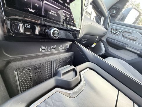 Used 2025 RAM 1500 Tungsten w/ Off Road Group AWD/4WD image 32