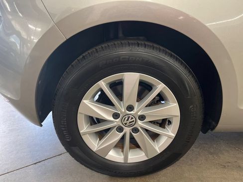 Used 2015 Volkswagen Golf S FWD image 28