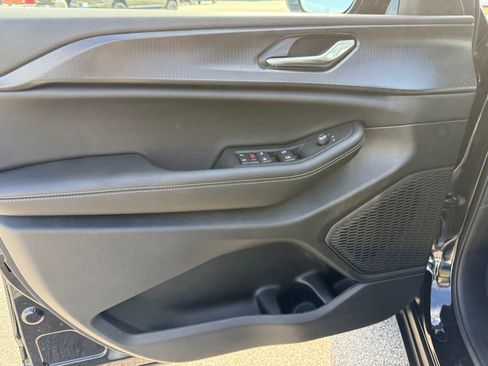 New 2025 Jeep Grand Cherokee Altitude RWD image 10