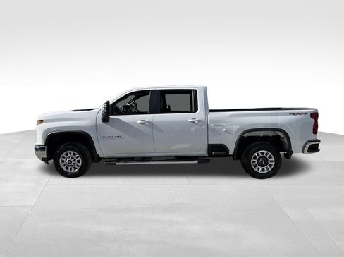Used 2024 Chevrolet Silverado 2500 LT image 4