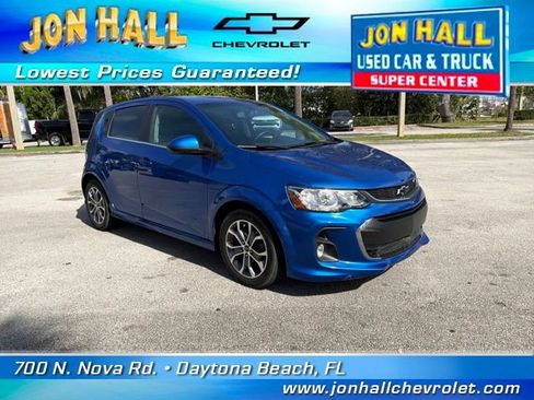 Used 2020 Chevrolet Sonic LT w/ Convenience Package image 1