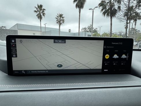 Used 2023 Genesis GV80 2.5T w/ Prestige 20" Package image 23