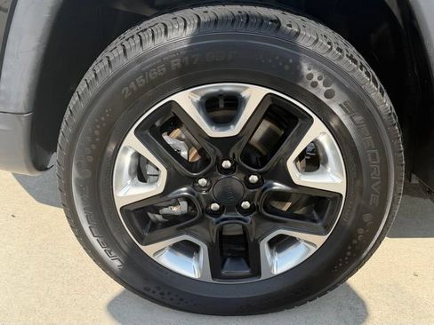 Used 2018 Jeep Compass Trailhawk w/ Popular Equipment Group AWD/4WD image 10