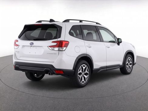 Used 2024 Subaru Forester Premium AWD/4WD image 6