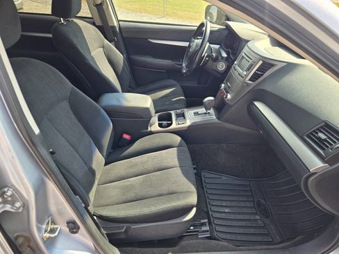 Used 2014 Subaru Outback 2.5i Premium AWD/4WD image 5