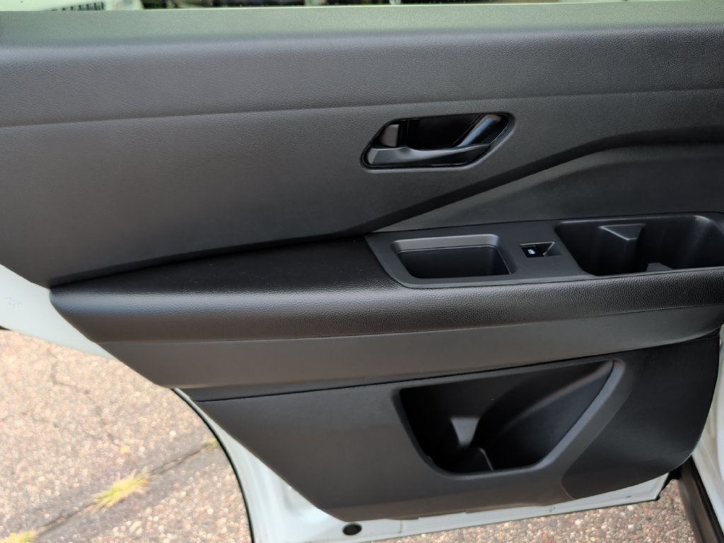 Used 2024 Nissan Pathfinder SV AWD/4WD image 30