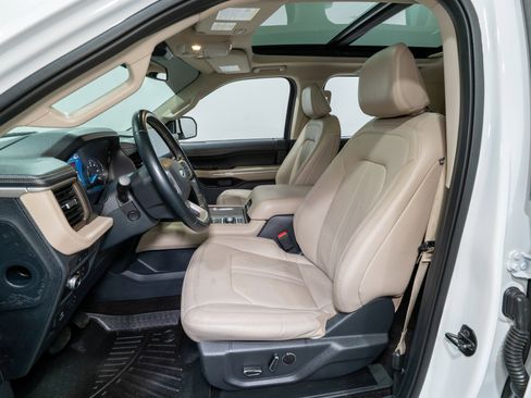 Used 2022 Ford Expedition Max Limited image 16