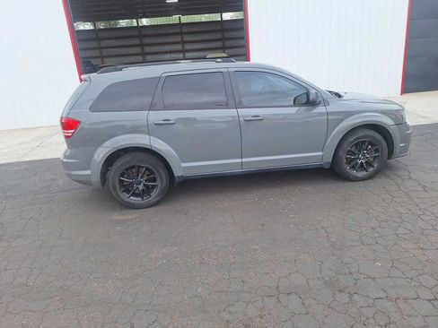Used 2020 Dodge Journey SE w/ SE Popular Equipment Group FWD image 9