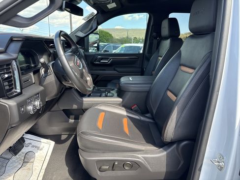 Used 2025 GMC Sierra 2500 AT4 AWD/4WD image 12