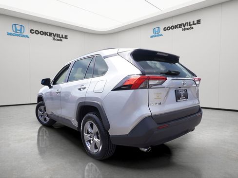 Used 2025 Toyota RAV4 XLE image 8