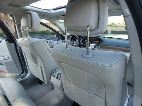 Used 2016 Mercedes-Benz E 350 Sedan w/ Premium Package image 35