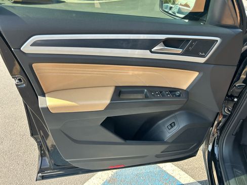 Used 2022 Volkswagen Atlas Cross Sport SEL Premium R-Line image 23