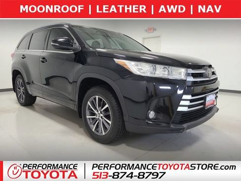 Used 2018 Toyota Highlander XLE AWD/4WD image 1