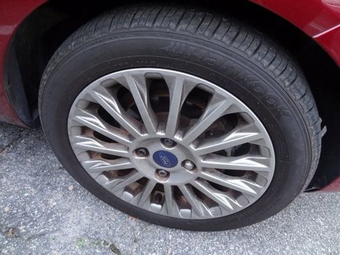 Used 2015 Ford Fiesta Titanium image 10