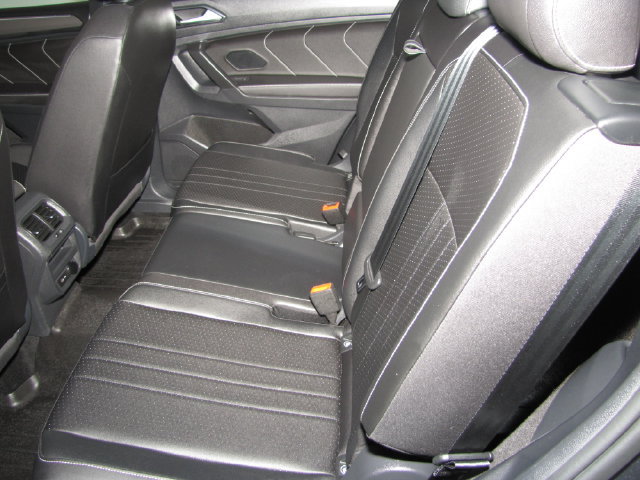 Used 2023 Volkswagen Tiguan SE R-Line FWD image 34