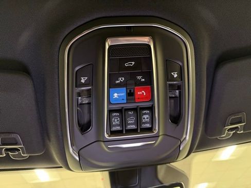 New 2025 Jeep Grand Cherokee L Limited w/ Luxury Tech Group II image 22