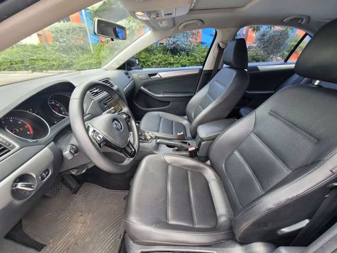 Used 2015 Volkswagen Jetta Sport FWD image 30