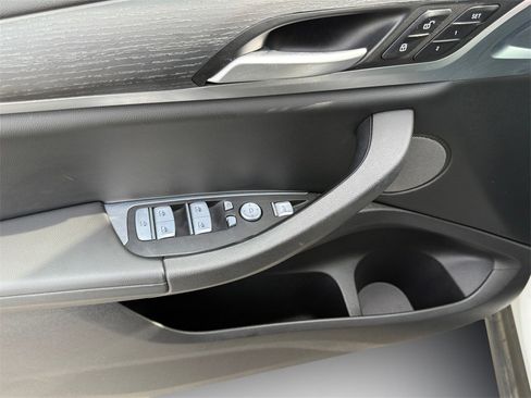 Used 2023 BMW X3 xDrive30i image 11