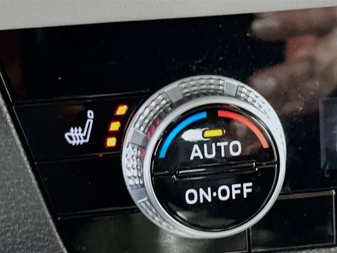 Used 2024 Mitsubishi Outlander SEL Black Edition image 23