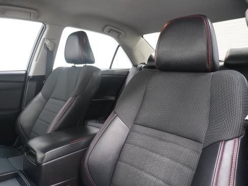 Used 2016 Toyota Camry SE FWD image 11