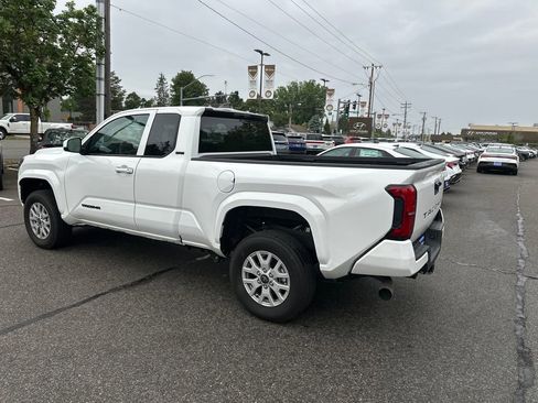 Used 2025 Toyota Tacoma SR5 RWD image 4