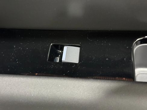 Used 2026 Land Rover Range Rover Velar S image 21