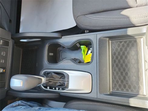 Used 2022 Nissan Frontier SV w/ Technology Package image 28