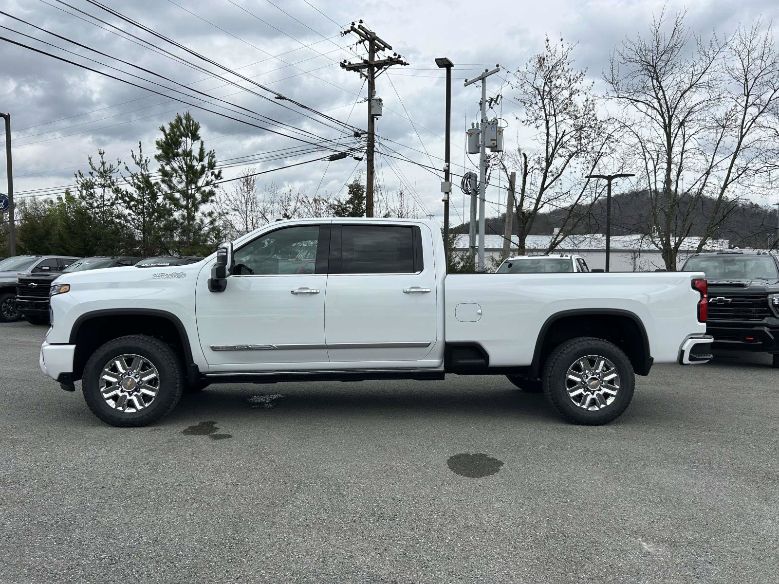 New 2026 Chevrolet Silverado 2500 High Country w/ High Country Premium Package AWD/4WD image 6