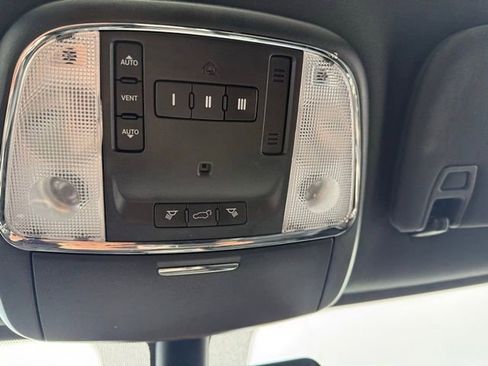 Used 2015 Jeep Grand Cherokee Limited image 21