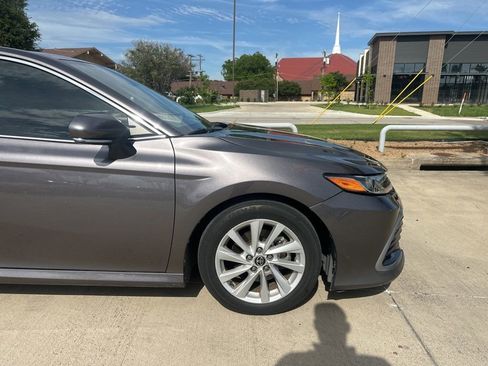 Certified 2022 Toyota Camry XLE FWD image 7