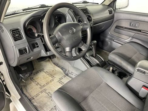 Used 2004 Nissan Xterra XE image 3
