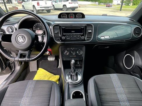 Used 2013 Volkswagen Beetle 2.0T FWD image 14