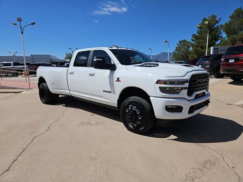 New 2026 RAM 3500 Laramie AWD/4WD image 5