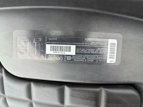 Used 1999 Chevrolet Corvette Coupe w/ Memory Pkg RWD image 23