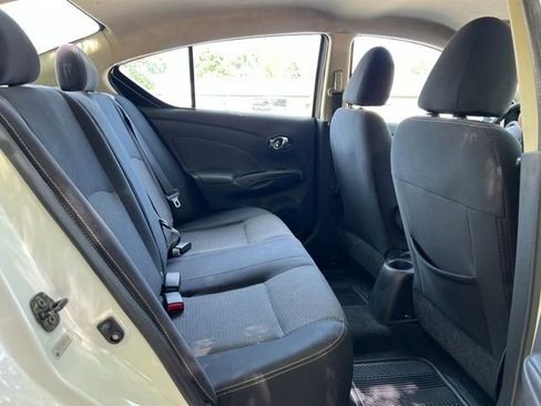 Used 2014 Nissan Versa SV FWD image 19