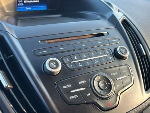 Used 2018 Ford Escape SE FWD image 17