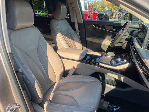 Used 2021 Lincoln Nautilus FWD w/ Equipment Group 101A image 20