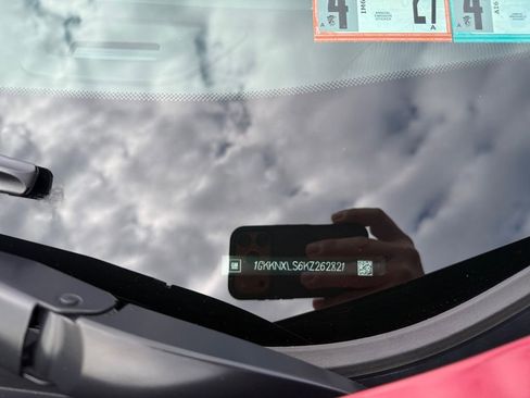 Certified 2019 GMC Acadia Denali image 31