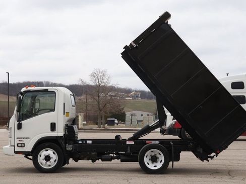 Used 2020 Isuzu NPR image 47