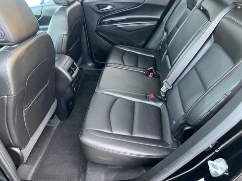 Used 2018 Chevrolet Equinox Premier FWD image 16