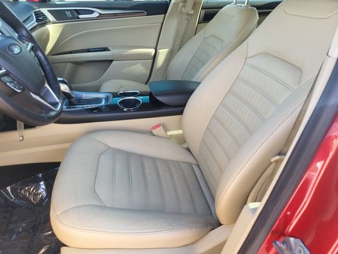 Used 2013 Ford Fusion SE FWD image 13