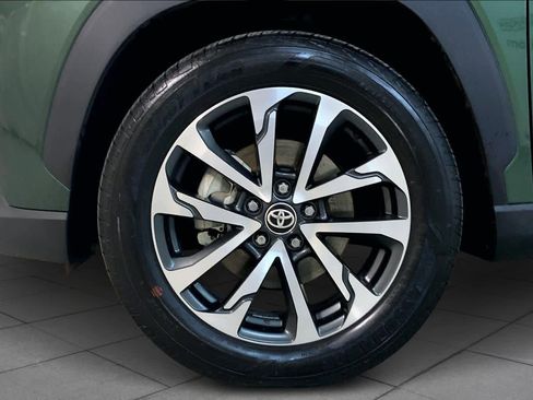 Used 2023 Toyota Corolla Cross XLE image 10