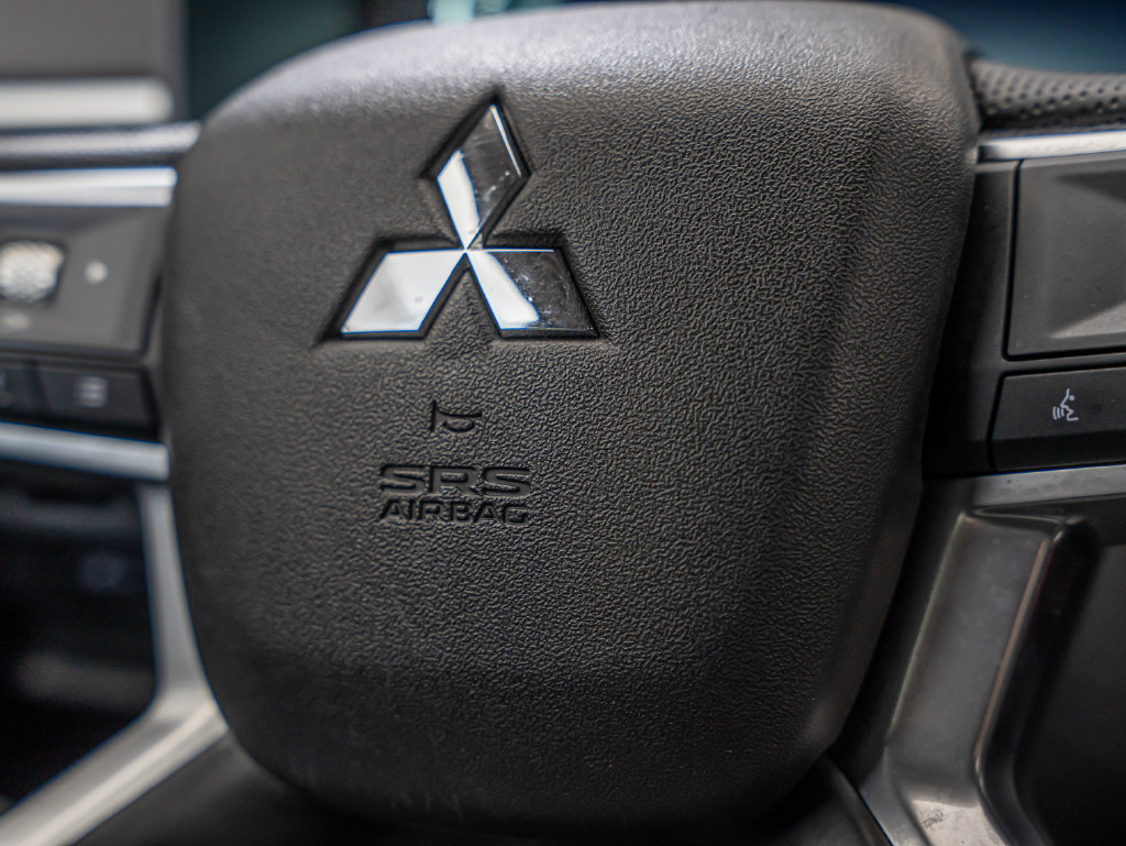 Used 2025 Mitsubishi Outlander SEL AWD/4WD image 33