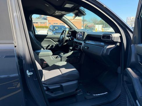 Used 2025 Toyota Tacoma SR5 image 19