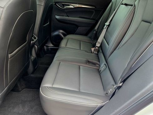 Used 2023 Buick Envision Essence image 27