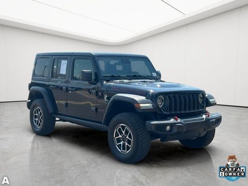 Used 2024 Jeep Wrangler Unlimited Rubicon AWD/4WD image 7