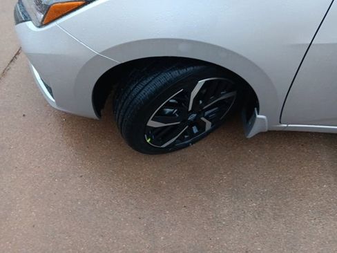 New 2025 Nissan Versa SR w/ Trunk Package image 32