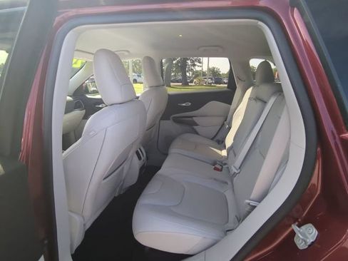 Used 2020 Jeep Cherokee Limited w/ Technology Group FWD image 15