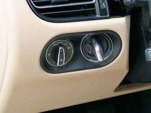 Used 2020 Porsche Macan image 22